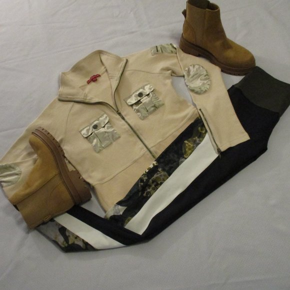 π J.J BASICS VINTAGE GREEN AND BEIGE (2) FULL-ZIP CROP TOPS β SIZE L π - Picture 7 of 15